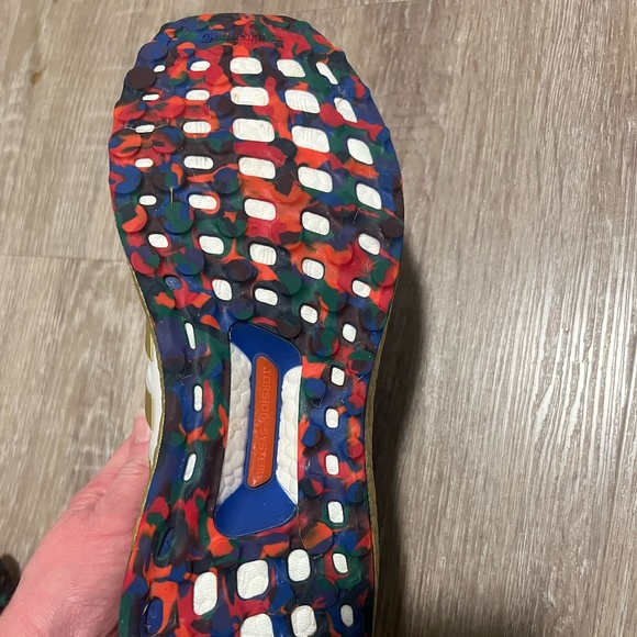 Adidas Ultra Boost 5.0 DNA sneakers/shoes SIZE 11 Women's - Picture 4 of 6